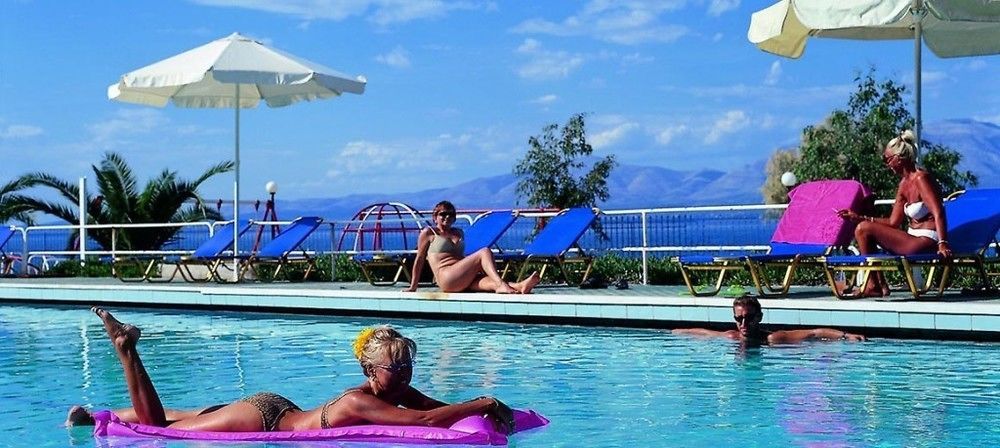Calamos Family Club Hotel