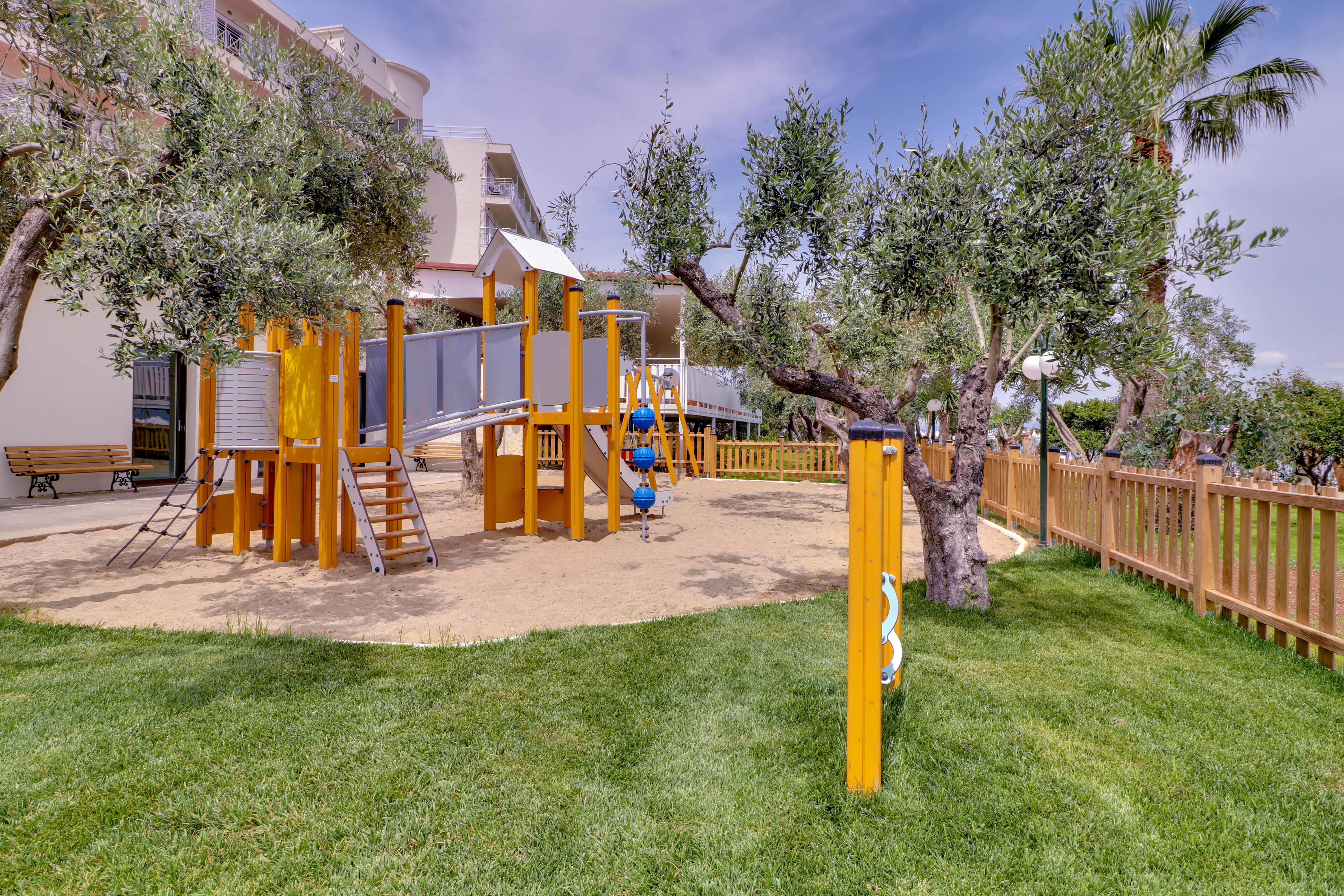 Calamos Family Club Kalamos (Attica)