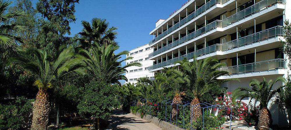 Calamos Family Club Hotel