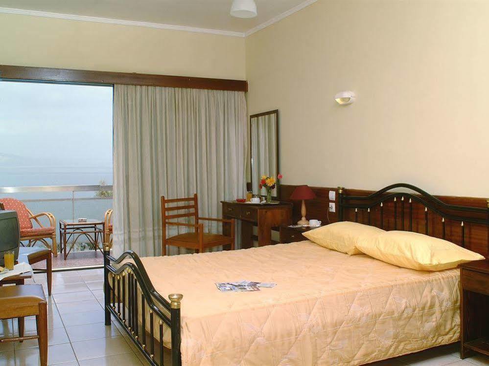 Calamos Family Club Hotel 3*
